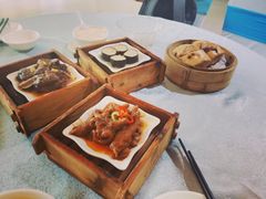 -皇马海口湾海景酒店(万绿园秀英港店)