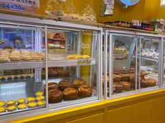 面包甜点陈列柜-嘉华饼屋JOY BAKERY(南屏街店)