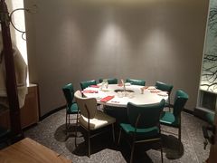 包厢-三人行骨头王火锅(长寿店)