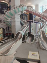 -奈尔宝家庭中心·亲子餐厅(长沙运达汇店)