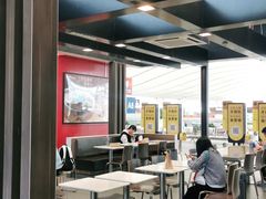 大堂-麦当劳(深圳北站高铁店)