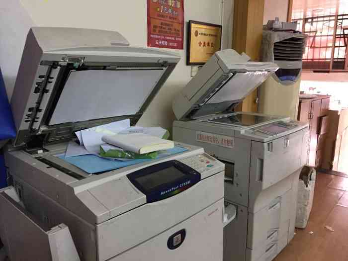 打分 学校内部的一家打印店,离宿舍相对有点远,不过老板态度很好,价格