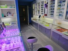 -提一眼镜·蔡司·依视路(小寨店)