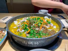 -山城外·非遗酸菜鱼(新都汇融店)