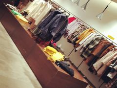-URBAN REVIVO(高德置地广场·春广场店)