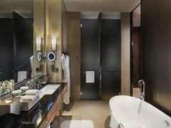 -广州天河希尔顿酒店