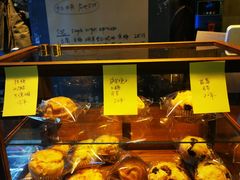 面包甜点陈列柜-BIJOU coffee&cocktail(龙岗万科广场店)