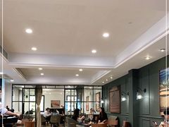 大堂-星巴克臻选(广州沙面店)