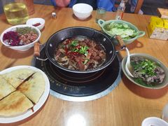 -大众跷脚牛肉馆·非遗传承单位(峨眉山店)