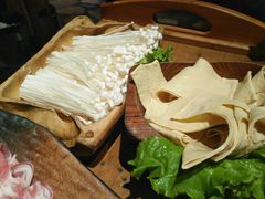 -老牌坊云南鱼豆花火锅(嵩山店)