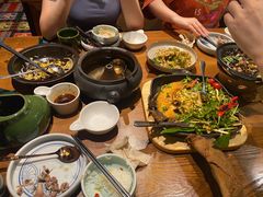 -云海肴·汽锅鸡·云南菜(天山百盛优客店)