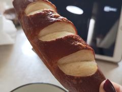 经典德国碱水面包-啊噗吐呦现场烘焙(麦凯乐店)