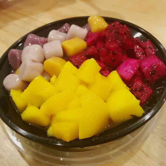 打分 红豆豆捞,芒果太酸,红豆还可以,豆花太腥,红心火龙果还可以.