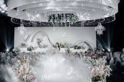 -LOVE SHINE婚纱·红鼎庄龙凤褂·妈妈装定制