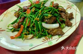 Cucumber Sprout Stir-fried with Beef