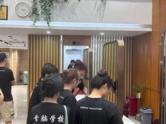 -首脑美容美发化妆美甲培训学校(龙岗校区)