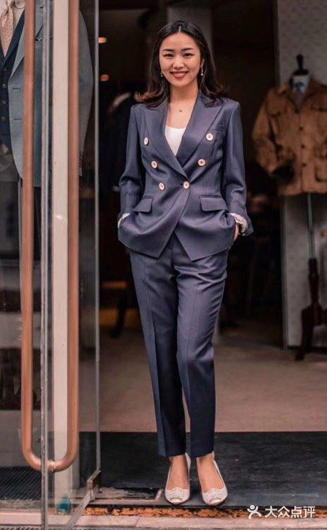 朝阳区可以撸猫的西服店[嘿哈]