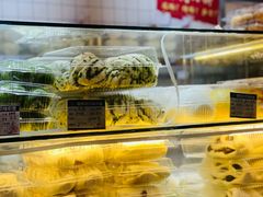 面包甜点陈列柜-白玉兰食品甜凤店(合生汇店)