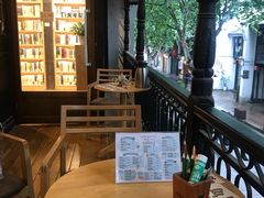 -猫的天空之城概念书店(杭州南宋御街店)