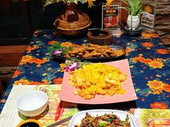 -月亮眼花园餐厅书吧酒吧