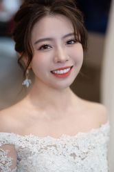 -现代经典婚纱摄影