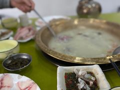 -颜氏双江清水鱼一养身火锅(磁器口店)