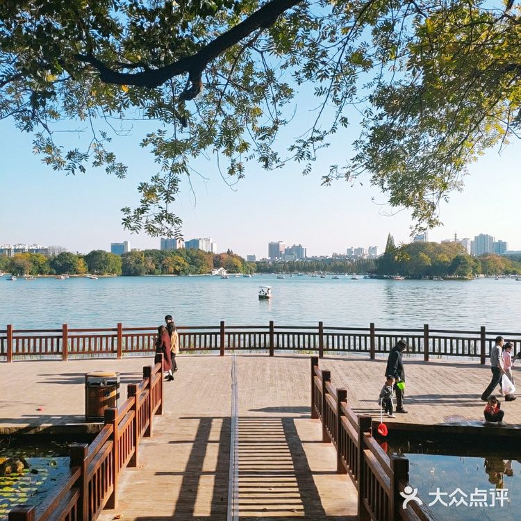 烈士公园原来可以这么美[亲亲]