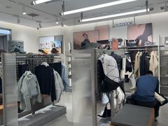 -SALOMON萨洛蒙(长沙国金街店)
