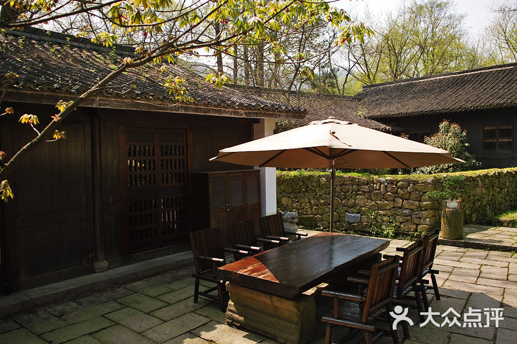 兰轩村庄食坊 餐厅室外座位