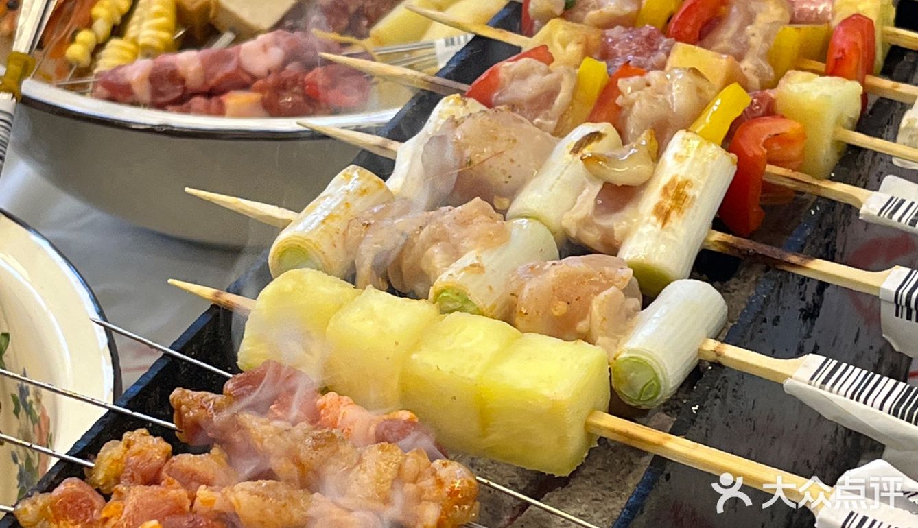 光谷赶紧冲！！室内自助烧烤🥓想吃啥拿啥，也太爽了呜呜呜