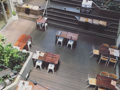 -ROAST coffee & eatery