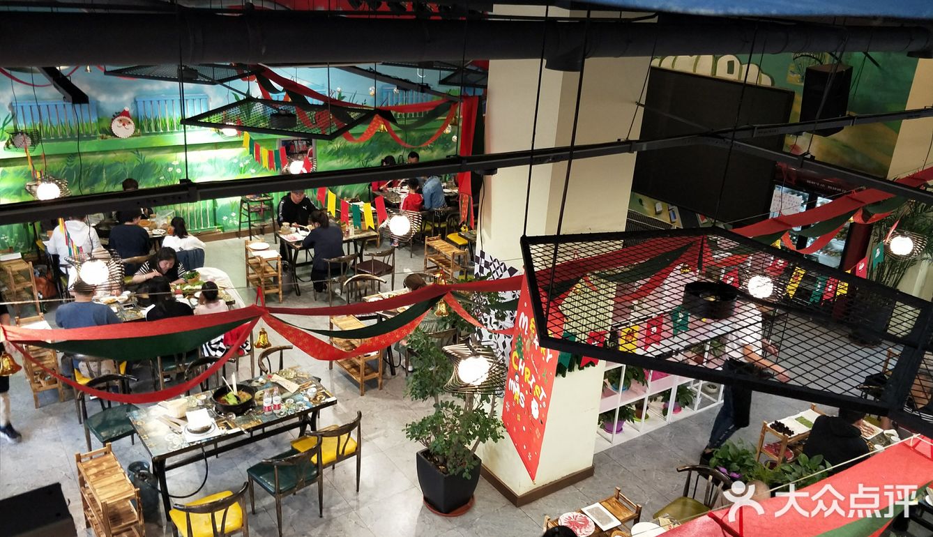 鲜鸭血和腊肠很好吃，那个胶原牛肉很有特点