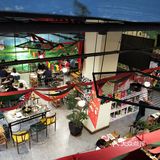 鲜鸭血和腊肠很好吃，那个胶原牛肉很有特点