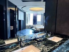 -Yolo私汤温泉设计师酒店(重庆南滨路店)