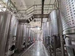 -丹世红酒庄·烧烤·团建·婚礼·水上运动