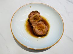 鸭蛋黄狮子头-梅飞酒家(名辉豪庭店)