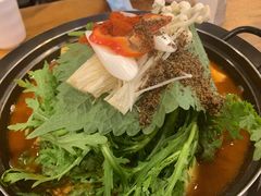 土豆排骨火锅-喇喇排骨火锅·传统韩式脊骨汤(望京西园总店)