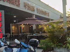 -三亚火车头万人海鲜广场