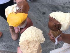 -Gelateria Dondoli
