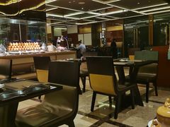 -大中华希尔顿酒店-念自助餐·嗨啤·小龙虾