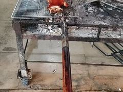 -黄记四更烤乳猪店