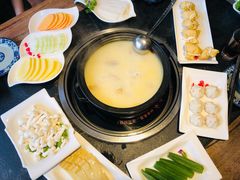 -大匠工房古船木艺术餐厅·猪肚鸡专门店(长白仙岛店)