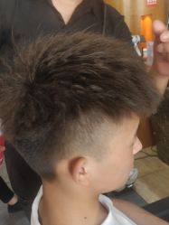 -水灵珑美容造型中心