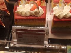彩虹酸奶切片蛋糕-85度C(重庆大坪英利店)