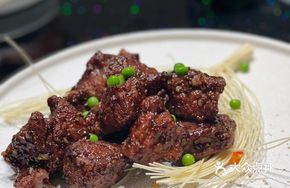Bursting Black Pepper Beef Cubes