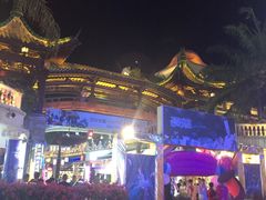 -亚龙湾亚泰商业街