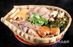 Qun Chu's Bamboo Basket Braised Dishes