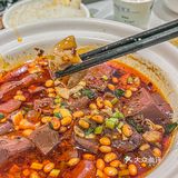 炸八块，这都是招牌 包括吃饭之前会有开胃小菜
