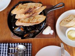 -ROAST coffee & eatery