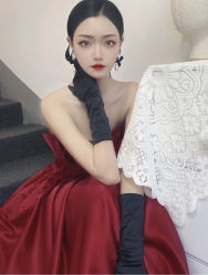 -莫小姐婚纱
